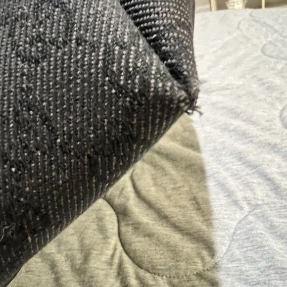 Gucci Black Signature Pattern Tote - Picture 5 of 8